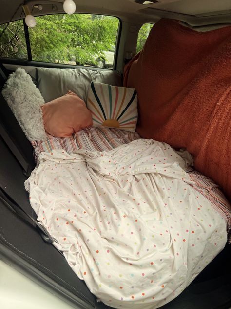 the cutest comfiest backseat air matress in a suburu legacy, perfect for festivals. Car Backseat Bed, Backseat Date, Car Matress Ideas, Road Trip Bed In Car, Comfy Backseat Car, Backseat Car Camping, Car Decorations Interior Backseat, Cozy Backseat Car, Road Trip Backseat Setup