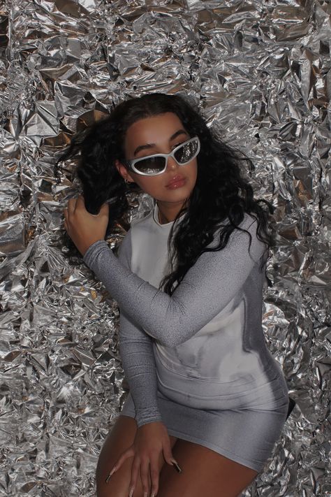 Tinfoil Backdrop, Foil Backdrop Photoshoot, Metallic Background Photoshoot, Foil Photoshoot, Foil Backdrop, Backdrop Photoshoot, September Fashion, Faux Snow, Wet Look