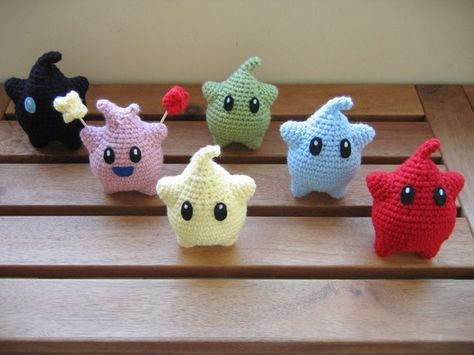 cute Crochet Luma, Galaxy Crochet, Super Mario Crochet, Nintendo Crafts, Yoshi Super Mario, Nintendo Crochet, Coin Purse Crochet Pattern, Online Background, Mario Crochet