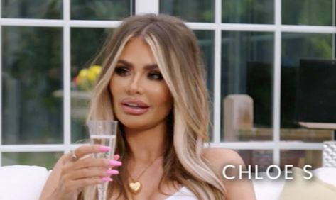 Chloe Sims Hair, Pete Wicks, Amy Childs, Chloe Sims, Shocked Face, Sims Hair, Brunette Hair, Reality Tv, Dark Hair