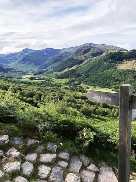 West Highland Way, Scotland Tours, Places Worth Visiting, 5 Year Plan, Ben Nevis, Scotland Trip, Uk Trip, Fort William, Walking Routes