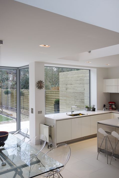 www.iqglassuk.com    Frameless fixed structural glass window or 'Picture Window' at residential extension by IQ Glass Kitchen Diner Extension, Small Kitchens, Kitchen Dinning, Kitchen Extension, Kitchen Diner, Glass Kitchen, Cottage Kitchen, House Extensions, Kitchen Window