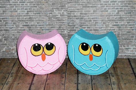 Owl Painted Pavers, Owl Stone Painting, Owl Pavers, Brick Painting Ideas Craft, Painted Bricks Crafts, Brick Painting, Landscape Bricks, Paver Ideas, Cement Pavers