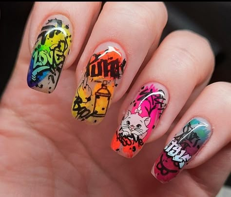 Neon Graffiti Nails, Nail Art Graffiti, Graffiti Nails, Long Natural Nails, Festive Nail Designs, Junk Nails, Pink Chrome Nails, Holiday Nail Art, Stamping Nail Art