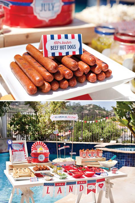 All american hot dog bar for summer bbq Burger Bars, Summer Grill Party, American Hot Dogs, Hot Dog Party, Work Food, Patriotic Baby, Hot Dog Bar, Usa Party, Food Bars