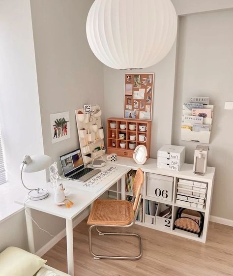 Corner Desk Home Office Layout, Desk With No Drawers, Study Desk Decor, Homemade Alfredo, Homemade Alfredo Sauce, Desk Inspiration, Dekorasi Kamar Tidur, Office Room Decor, Study Room Decor