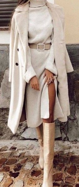 Beige Boots Outfit, Chique Outfit, First Date Outfits, Skandinavian Fashion, White Coat, Date Outfits, First Date, Mode Inspiration, Winter Fashion Outfits