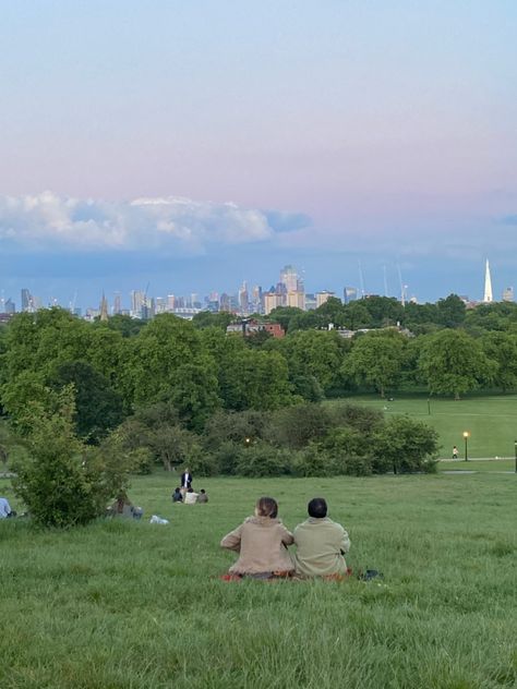 London Summer Aesthetic, London In Spring, Hill Aesthetic, Study In London, Aesthetic London, London Fields, London Vibes, London Dreams, London Living