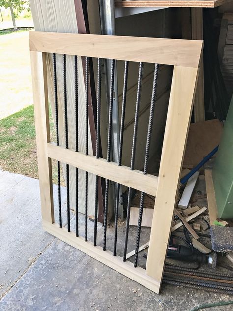 DIY Custom Dog Kennel Diy Dog Gate, Metal Dog Kennel, Custom Dog Kennel, Indoor Dog Kennel, Dog Kennel Designs, Diy Dog Crate, Dog Kennel Cover, Dog Kennel Furniture, Diy Dog Kennel