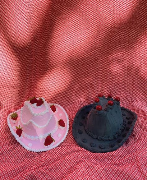 Pink Cowgirl Hat Diy, Fake Cake Cowboy Hat, Cake Cowboy Hat, Cake Hat, Cowboy Hat Cake, Black Strawberry, 14th Birthday Cakes, Pink Cowboy Hat, Strawberry Art