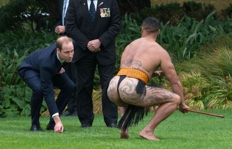 Pin for Later: April Was Full of Must-See Celebrity Moments  Prince William spent time with a Maori man during a ceremonial welcome in Wellington, New Zealand. Male Reference Poses, Kate Middleton News, Awkward Photos, Strong Men, Male Reference, Kate Und William, Slang Words, Prince William And Catherine, William Kate