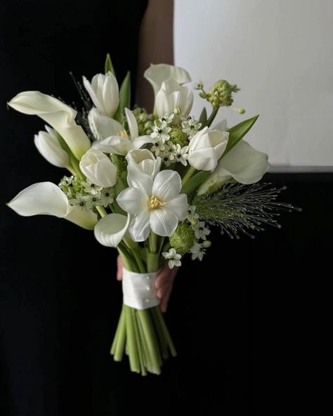 Cascading Calla Lily Bouquet Bridal, Cala Bouquet Wedding, White Lilly Flowers Bouquet, Lilly Wedding Florals, Lilly Flower Bouquet Brides, Cala Lilly Wedding Bouquet White, Sampaguita Bouquet, Cala Bouquet, Calalillies Wedding Bouquet