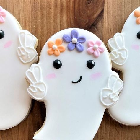 The Flour Box on Instagram: "Stay groovy in October! Find this cute Hippie Ghost cutter on www.flourbox.com" Groovy Ghost, Ghost Cake, Ghost Party, Stay Groovy, Ghost Cookies, October 2, Halloween Cookies, 1st Bday, First Birthdays