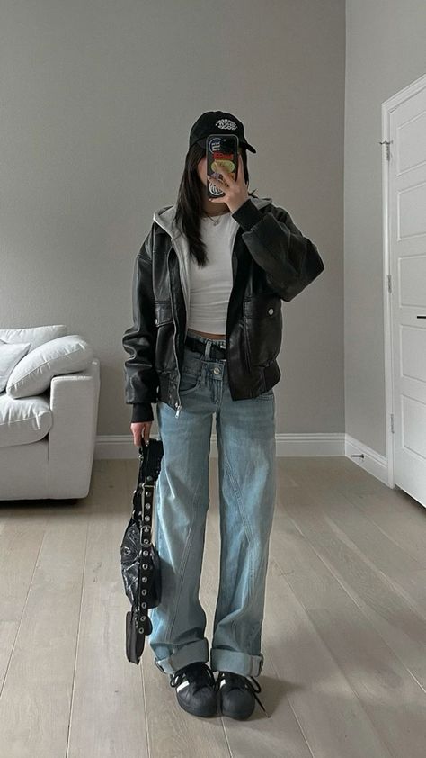 Outfit Ideas Everyday Casual, Grunge Outfits Spring, Inspo Outfits Invierno, Grunge Outfits Women, College Outfits Aesthetic, Outfits For College, Clothes Grunge, Hat Aesthetic, Winter Fashion Outfits Casual