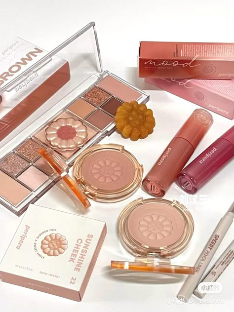 D：twolinnn kbeauty korean makeup products peripera eyeshadow palette blush rouge blusher lip tint lipstick warm autumn fall makeup tones Peripera Eyeshadow, Korean Makeup Products, Warm Tone Makeup, Warm Makeup, Makeup Tools Products, Makeup Starter Kit, Tint Lipstick, Star Beauty, Makeup Product