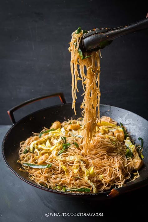 Singaporean Recipes, Malaysian Noodles, Mee Siam, Stir Fried Rice, Singapore Recipes, Vermicelli Recipes, Mee Goreng, Rice Noodle Recipes, Asian Noodle Dishes