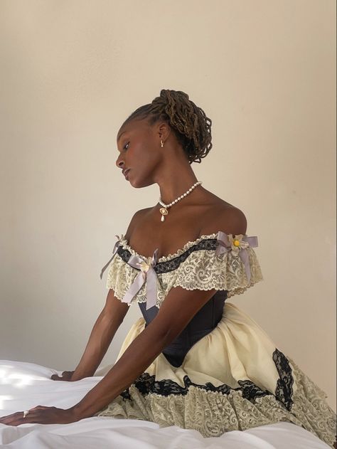 Hotels In London, Vintage Dance, Black Femininity, Vintage Fashion Photography, High Society, Feminine Aesthetic, Pink Princess, Historical Fashion, Victorian Fashion