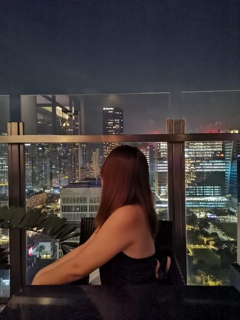 #Citylights #buildings #bgc #black #aesthetic #Night #Late Xylo In Bgc, Bgc Taguig Night, Black Aesthetic Night, Bgc Taguig, Night Pictures, Selfie Ideas, Cute Selfie Ideas, Insta Photo, Travel Aesthetic