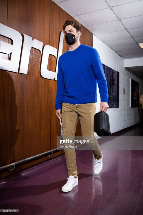 News Photo : Corey Kispert of the Washington Wizards arrives... Corey Kispert, Nba Outfit, Capital One, Washington Wizards, The Arena, San Antonio Spurs, New Me, San Antonio, Washington Dc