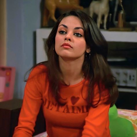 Mila Kunis ( in character ) Jackie Burkhart / That 70’s Show  shared to groups 2/8/20 Jackie Makeup That 70s Show, Jackie From That 70s Show Hair, Jackie That 70s Show Makeup, Mia Kunis That 70s Show, Mila Kunis Hair That 70s Show, Jackie That 70s Show Hair, Jackie Burkhart Makeup, Mila Kunis That 70s Show, Mila Kunis 70s Show