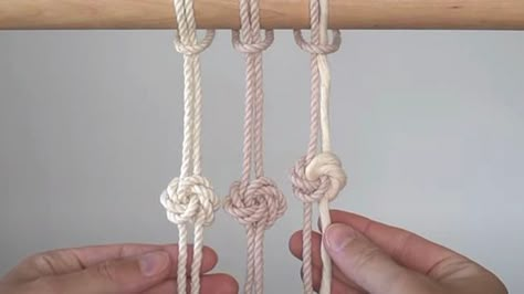 DIY Macrame Tutorial - Rose Knot Variation 2! - YouTube Rose Knot Macrame, End Knot Macrame, Macrame Circle Pattern, 2 Strand Macrame Knot, Macrame Rose Tutorial, Macrame Flower Tutorial, Diy Macrame Flower, Macrame Rose, Diy Macrame Tutorial