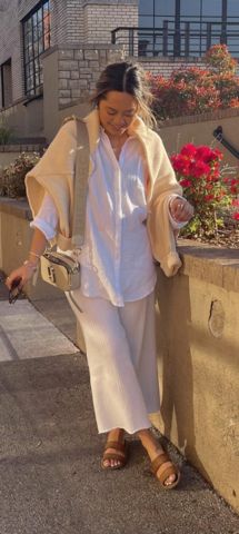 Grandma Fashion Aesthetic, Lex Nicoleta, Grandma Aesthetic Outfit, Grandma Outfit, Grandmother Style, Grandma Coastal, Minimal Clothing, Grandma Clothes, Old California