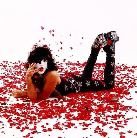 Paul Kiss, Rock N Roll Party, Kiss Images, Star Child, Eric Carr, Kiss Army, Somewhere In Time, Hot Band, Paul Stanley