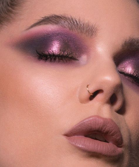 Todays look | Lavender Dark Purple Eyeshadow Looks, Purple Makeup Ideas, Make Up Organizing, Plum Eyeshadow, Vampy Makeup, Linda Hallberg, Magical Makeup, Ombre Lips, Rainbow Makeup