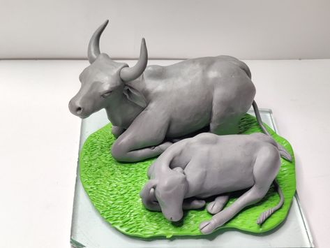 Bull Sculpture Clay, Cow Clay Sculpture, Cow Sculpture, Birds Sculpture, Bull Sculpture, Cow And Calf, Clay Modelling, Clay Diy Projects, Sculpture Ideas