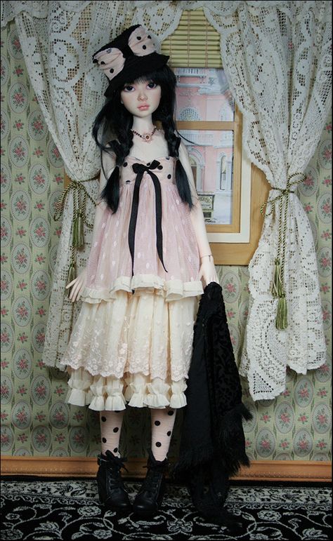 Vintage Doll Outfits, Doll Fashion Aesthetic, Vintage Doll Aesthetic Outfits, Doll Like Outfits, Doll Aesthetic Outfits, Toy Clothes, Decora Girlz Dolls, Pullip Dolls Gothic, Goth Porcelain Doll