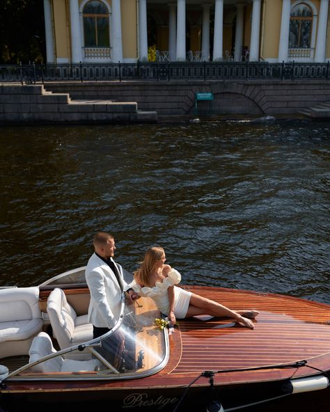 Italy Proposal, Boat Elopement, Boat Engagement Photos, Boat Engagement, Boat Photoshoot, Classy Engagement Photos, Yacht Wedding, Amalfi Coast Wedding, Wedding Portrait Poses