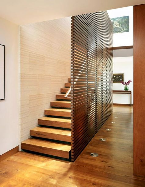 Chilling Japanese style interior Designs (10) Wooden Staircase Design, Model Pintu, Modern Tropical House, Tropical House Design, Wood Staircase, Asian Homes, Stair Case, Modern Stairs, Wooden Staircases