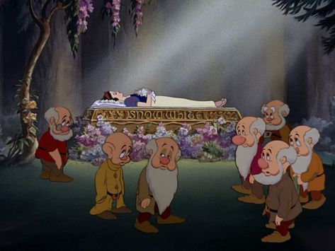 Snow White Scene, Sleepy Snow White, Snow White 1937, Snow White Movie, Movies Family, Thomas Kinkade Disney, Disney Movie Scenes, Aesthetic Movie, Movie Board