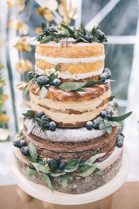 Celtic Pagan Wedding Ideas, Pagan Wedding Cake Ideas, Raw Wedding Cake, Wiccan Wedding Cake, Forest Inspired Wedding Cake, Nordic Inspired Wedding, Viking Wedding Flowers, Norse Wedding Cake, Nordic Wedding Cake