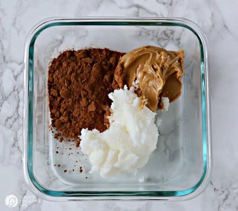 Coconut Oil Peanut Butter Cups, Coconut Oil Chocolate Recipe, Coconut Oil Desserts, Coconut Oil Dessert, Chocolate Molds Recipe, Peanut Butter Powder Recipes, Coconut Oil Chocolate, Cocoa Powder Recipes, Peanut Butter Cups Recipe