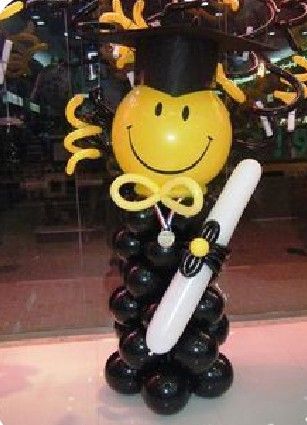 Balloon Decorations Graduation, Diy Graduation Decorations Party, Balloons Graduation, Kindergarten Graduation Party, High School Graduation Party Decorations, Graduation Party High, Graduation Party Diy, Graduation Crafts, Graduation Party Centerpieces