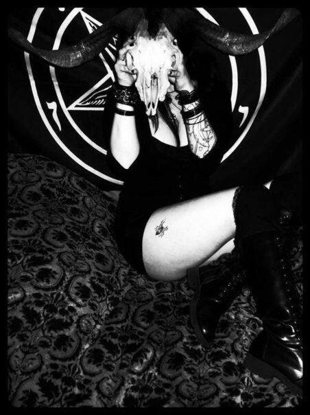 Satanic witch e s Dark Priestess, Spiritual Satanism, The Satanic Bible, Ladies Of Metal, Black Metal Girl, Spiritual Pictures, Goddess Aesthetic, Dark Art Photography, Celtic Goddess