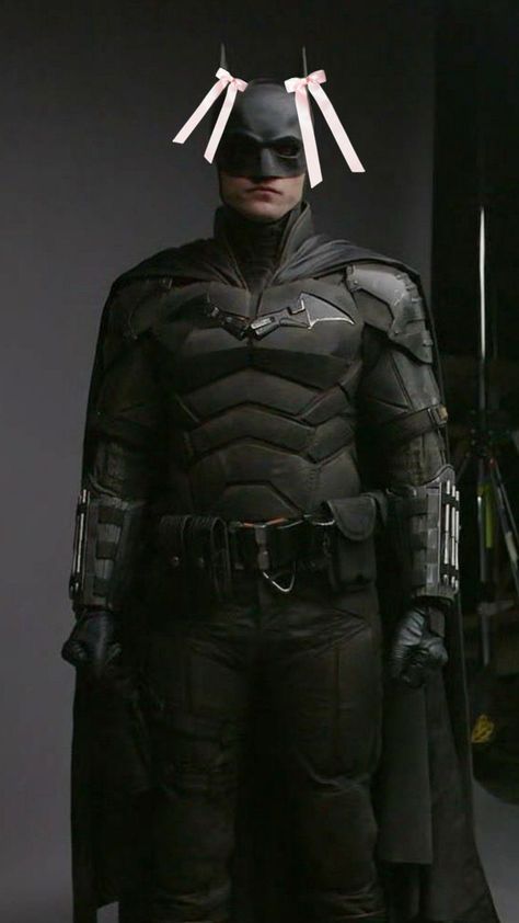 Batman🎀 Robert Pattinson Batman Suit, Robert Pattinson Batman Costume, Batman Costume Design, Batman Begins Suit, All Batman Suits, Bat Man 2022, Batman Suit Design, Batman Halloween Costumes, The Batman Suit