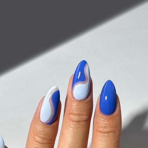 Nails With Squiggles, Blue Squiggle Nails, Blue Wavy Nails, Squiggle Nails, Wavy Nails, Nailinspo Nailart, Wave Nails, February Nails, Blue Nail Art