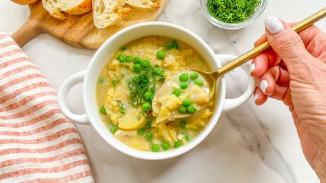 The creamy potato and pea chowder recipe is a great make-ahead meal prep item and is the perfect lunch by itself. Creamed Leeks, Yellow Potatoes, Homemade Soup Recipe, Chowder Recipe, Comfort Soup, Savory Soups, Creamy Potato, Cooking With Olive Oil, Chowder Recipes