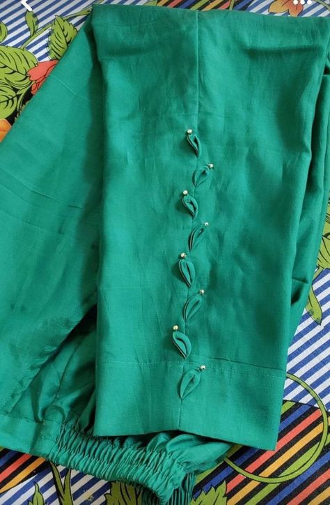 Capri Trouser Designs Pakistani, Stylish Trouser Designs Pakistani, Pants Design For Kurti, Trouser Designs Pakistani, Pent Design, Shalwar Designs, Plazzo Designs, Plazo Designs, Plazo Design