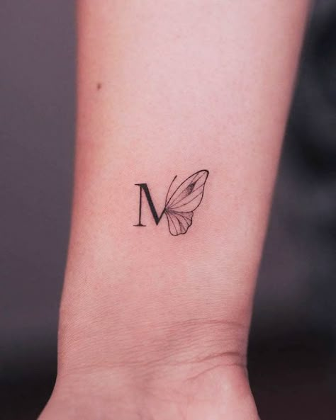 67 Elegant Fine Line Tattoos For Minimalists - Our Mindful Life Minimalist Tattoos For Moms, Tattoos Ideas For Moms, Fine Line Tattoos For Lost Loved Ones, New Mum Tattoo, Minimalistic Mom Tattoo, Sister Memorial Tattoos Butterflies, Mom Micro Tattoos, Fine Line Tattoos For Moms With Kids, Small Mum Tattoo