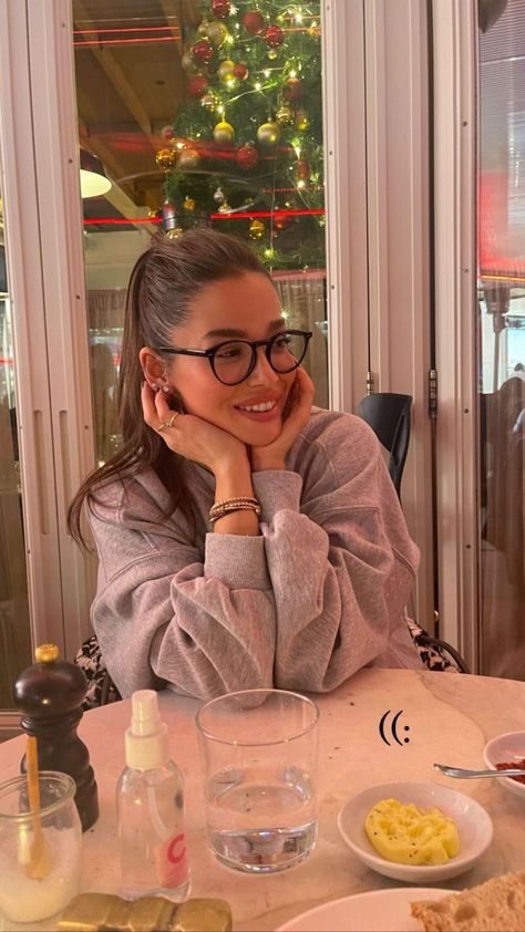 Morana Vitalio, Insta Goals, Me Aesthetic, Glasses Outfit, Glasses Inspiration, Glasses Trends, Womens Glasses Frames, Fashion Eye Glasses, Your Hairstyle