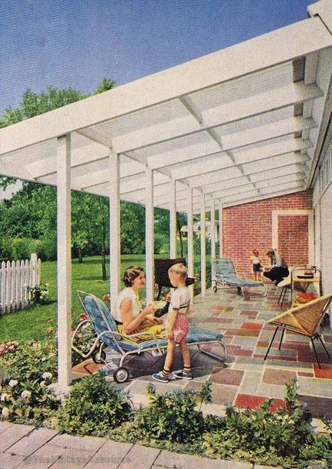 Mid Century Landscaping, Mid Century Modern Patio, Mid Century Exterior, Modern Pergola, Pergola Design, Backyard Pergola, Mid Century Architecture, Design Blogs, Patio Roof