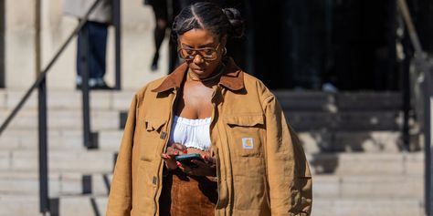 Barn Jackets Are Fall's Top Outerwear Trend—Here's How to Style Them Barn Jacket Outfits, Barn Jacket, Outerwear Trends, Royal Family News, Amazon Prime Day, Celebrity Moms, Amazon Shopping, Hair Fragrance, Tops Fall