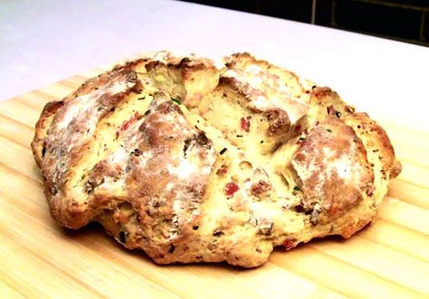 Cheese, Bacon and Chives Damper Recipe - Can't wait to try this one! Webber Recipes Bbq, Camp Supper, Webber Bbq, Weber Q Recipes, Campfire Bread, Damper Bread, Damper Recipe, Weber Recipes, Croissants Recipe