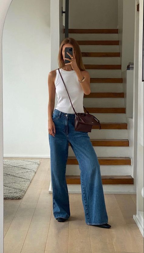 School Basic Outfits, White Tank Top Outfit, Tank Tops Summer, Look Jean, Slim Fit Crop Top, 여름 스타일, Uni Outfits, Scandinavian Fashion, High Neck Sleeveless