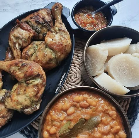 Congolese Food, Girls Dinner, Africa Food, Catering Ideas Food, Black Art Painting, Health Dinner, Catering Ideas, Health Dinner Recipes, Prayer Book