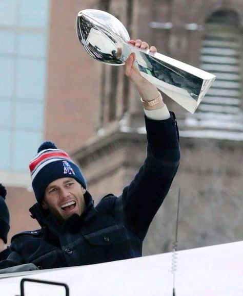 Happy Birthday Tom, Tom Brady And Gisele, England Sports, Go Pats, New England Patriots Football, Julian Edelman, Patriots Football, Superbowl Champions, Super Bowl Champions