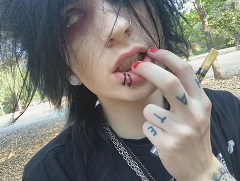 Johnnie Guilbert, Piercings, Hair, Black